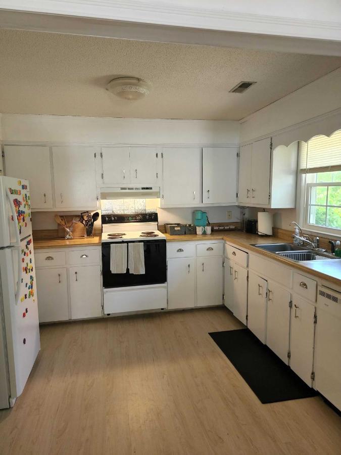 Cottage By The Beach Best Suited For Large Groups Уилмингтън Екстериор снимка